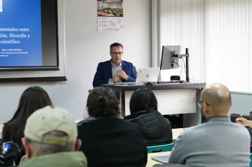 Académicos UFRO participan en la cuarta versión del Diplomado en Investigación Formativa para articular la investigación con la mejora de la docencia en aula.