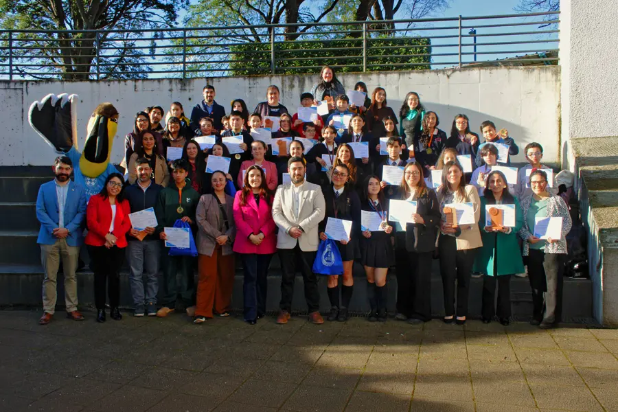 Escolares de La Araucanía premiados con medallas en las Olimpiadas Regionales de Ciencias Naturales de la UFRO.