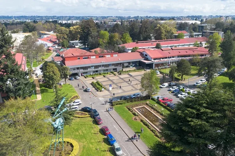 01-toma-aerea-frontis-campus-andres-bello-ufro