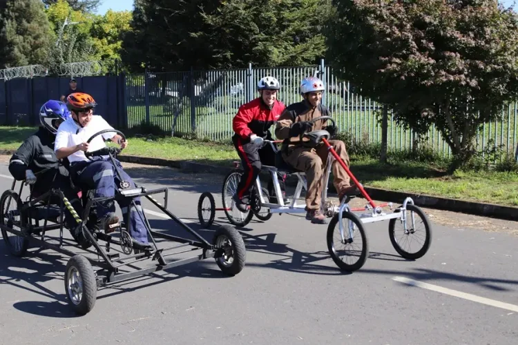 Competencia autitos a pedales