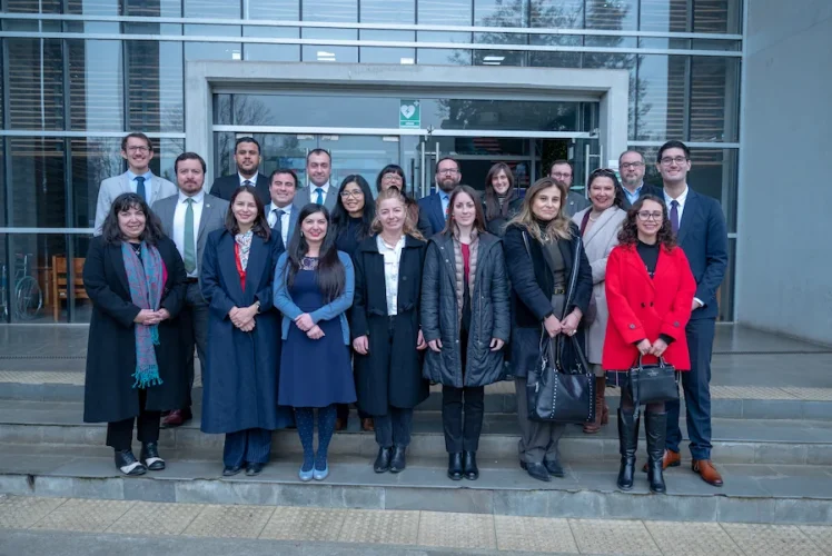 Expositores y académicas participantes en las II Jornadas de Derecho de La Araucanía sobre sustentabilidad en Temuco.