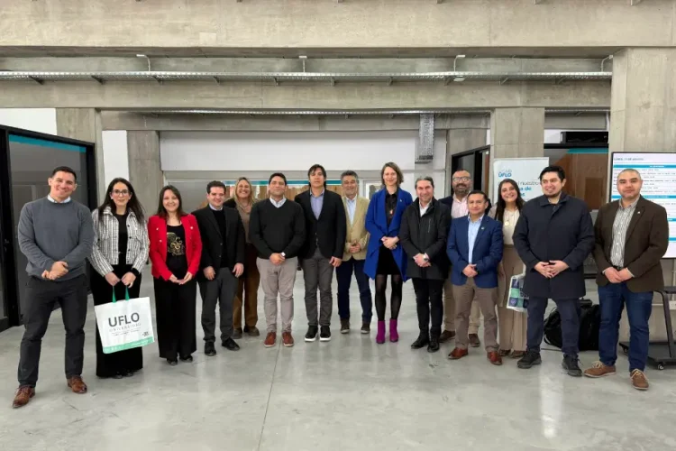 Delegación de la Universidad de La Frontera en el lanzamiento de los Juegos Binacionales Universitarios 2026 en Neuquén.