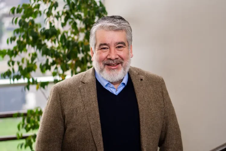Luis Salazar