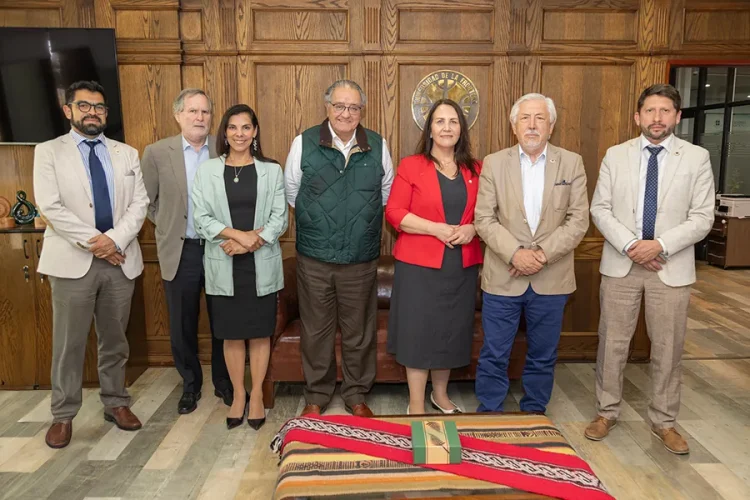 Rector UFRO se reune con parlamentarios de la region Senador Huenchumilla