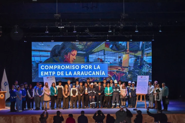 UFRO fue sede del inicio del Mes de la Educación Técnico Profesional y de la firma del compromiso regional por la EMTP
