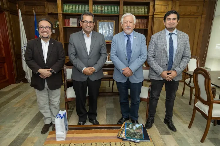 Visita a UFRO Rector Universidad Caldas