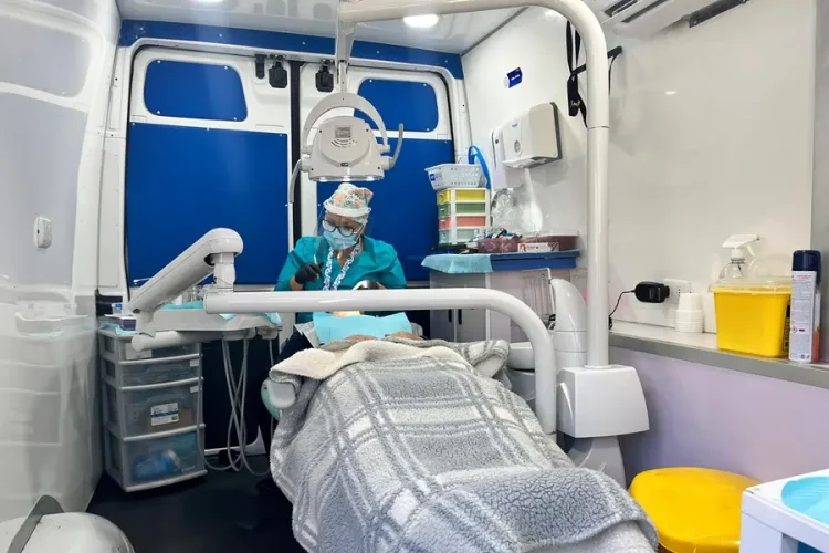 Clínica móvil odontológica